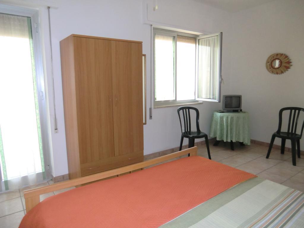 Case Vacanze C M Windsurf アルカモ・マリーナ 部屋 写真